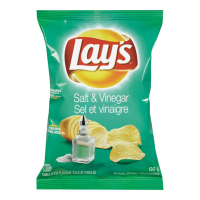 LAY'S Salt & Vinegar Potato Chips 66g