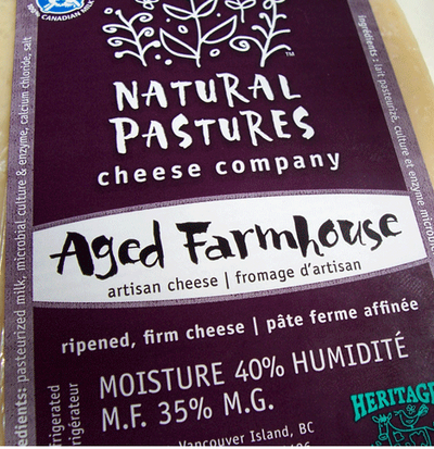 NATURAL PASTURES Aged Farmhouse Wedge