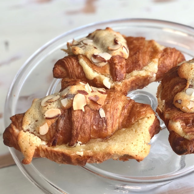 OLIVIER'S ALMOND CROISSANT